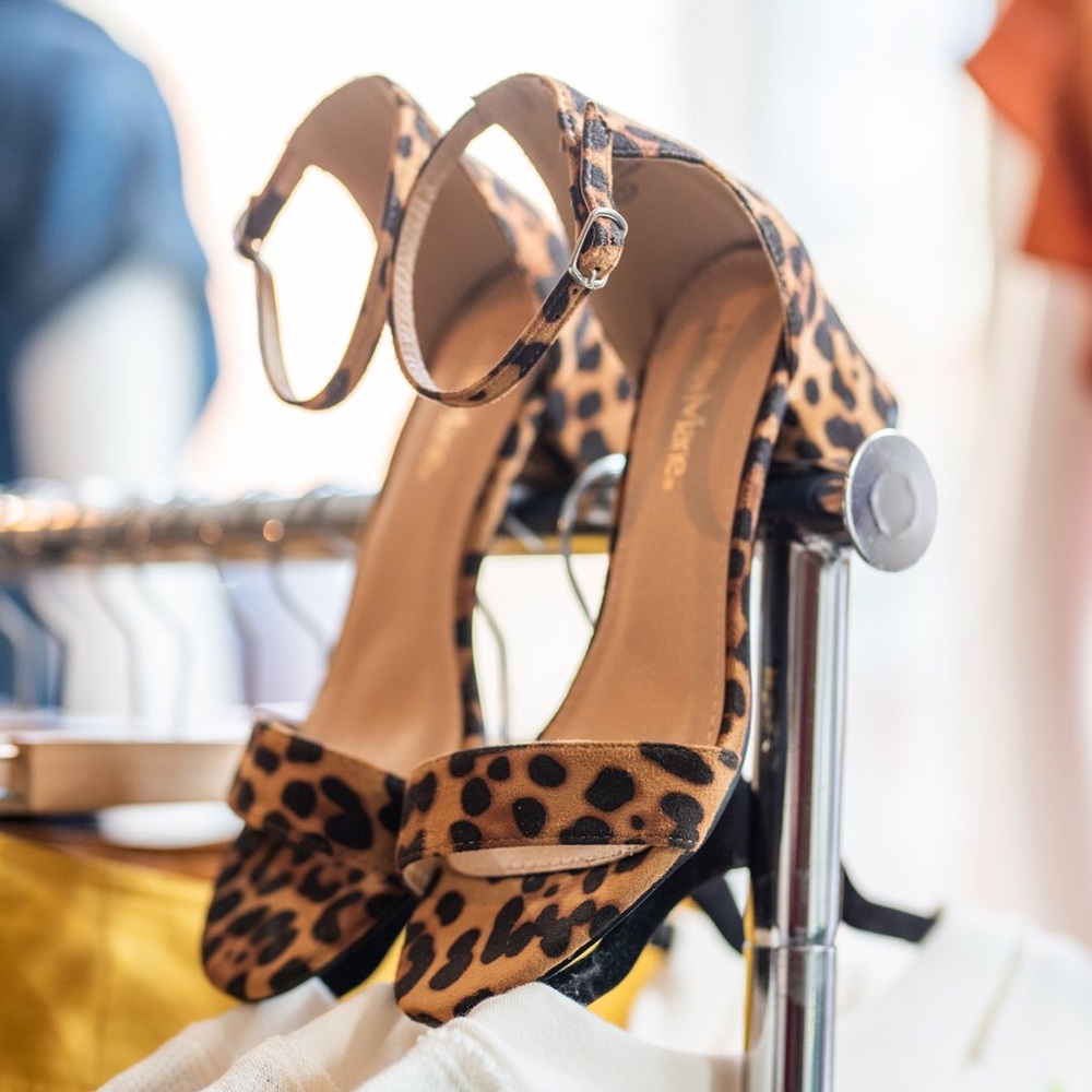 Leopard Print Block Ankle Strap Heels Sandals - Picture 1 of 7